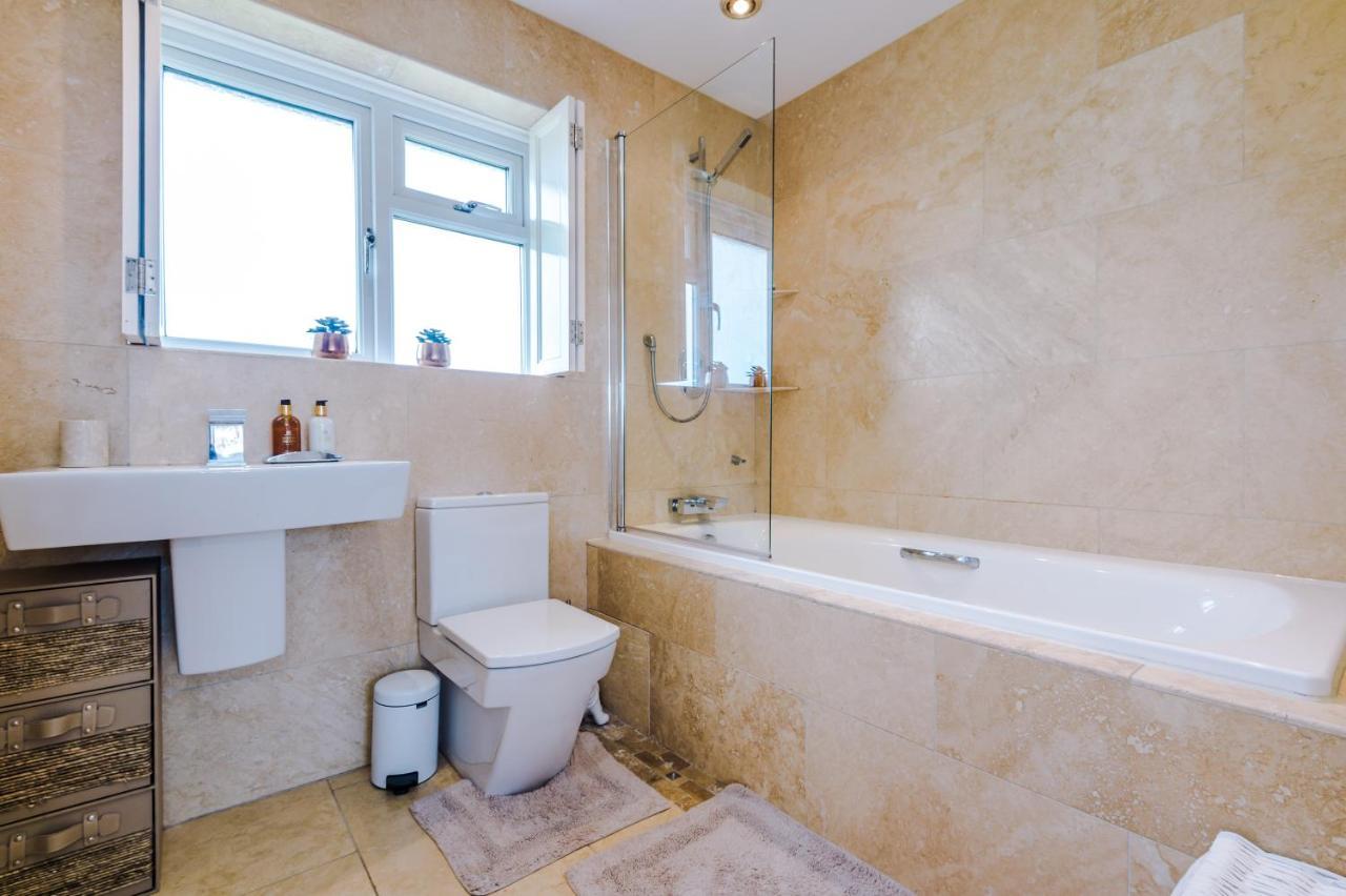 "Woodlands" By Greenstay Serviced Accommodation - Luxury 3 Bed Cottage In North Wales With Stunning Countryside Views & Parking - Close To Glan Clwyd Hospital - The Perfect Choice For Contractors, Business Travellers, Families And Groups Bodelwyddan Luaran gambar