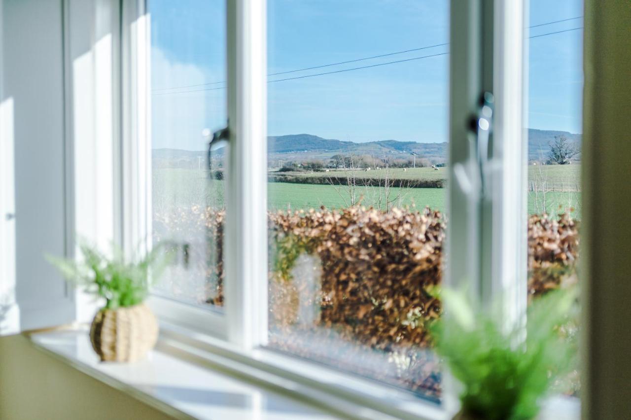 "Woodlands" By Greenstay Serviced Accommodation - Luxury 3 Bed Cottage In North Wales With Stunning Countryside Views & Parking - Close To Glan Clwyd Hospital - The Perfect Choice For Contractors, Business Travellers, Families And Groups Bodelwyddan Luaran gambar